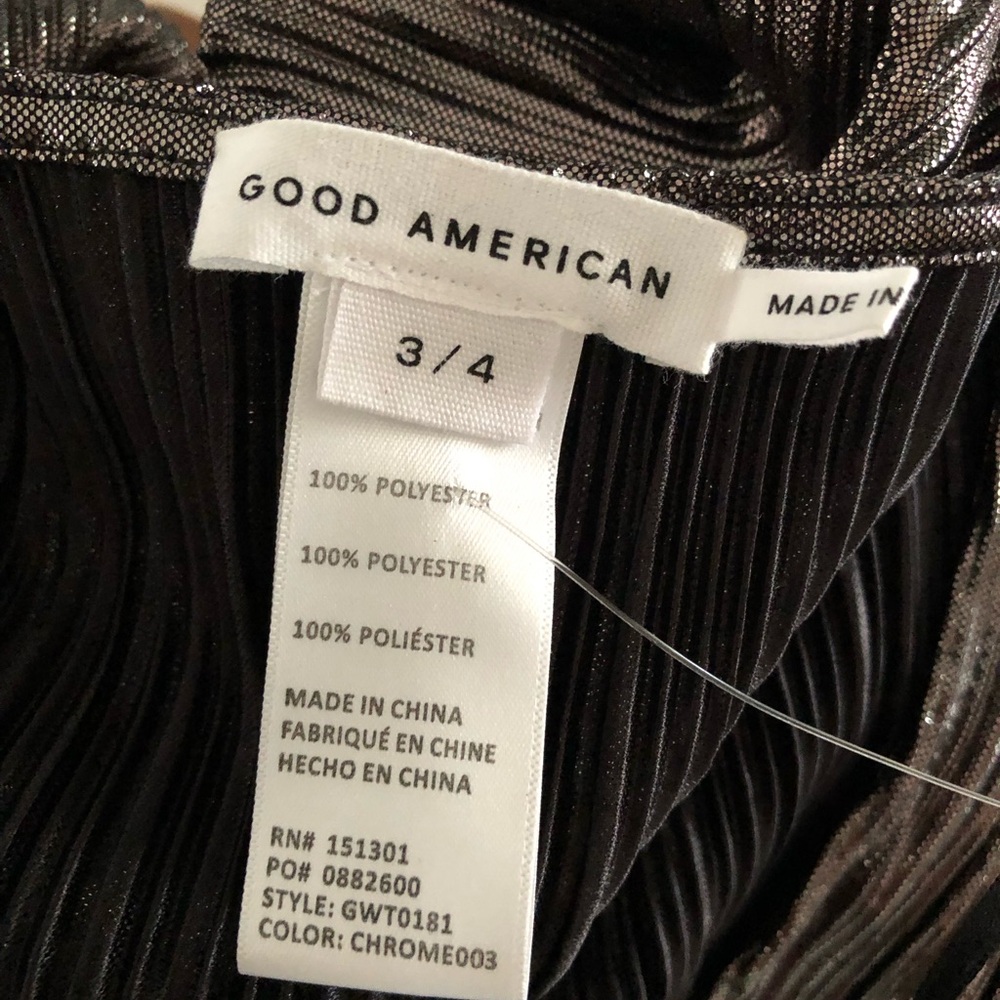 Good American Metallic Pleated Top in Chrome - Picture 4 of 4